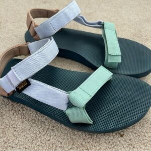 TEVA Women’s Original Universal Sandal SZ 9